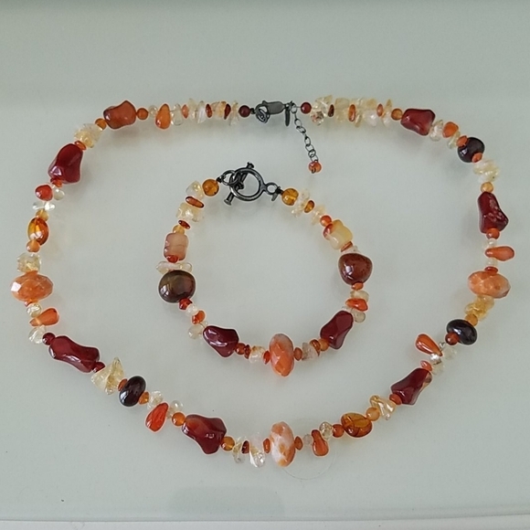 Sajen Necklace and Bracelet - Picture 5 of 5